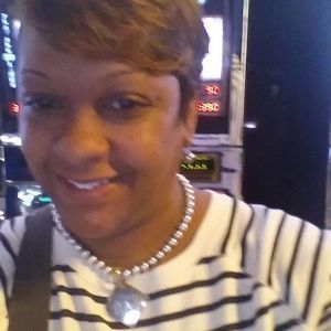 Meet your Posher, Denine